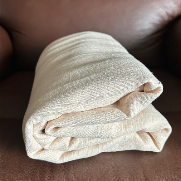 Quince Vintage Wash European Linen Bed Cover - Picture 5 of 7